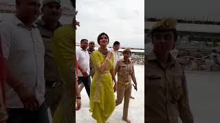 Download lagu shilpa shetty vrindavan aye bankey bihari ke darshan kiye mp3 Download lagu shilpa shetty vrindavan aye bankey bihari ke darshan kiye mp3