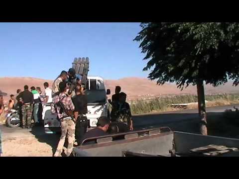 عملية تجهيز صواريخ محلية الصنع من قبل كتيبة أحرار العشارنة في ريف حماة