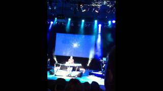 Howard Jones - "Specialty" (live 2011)