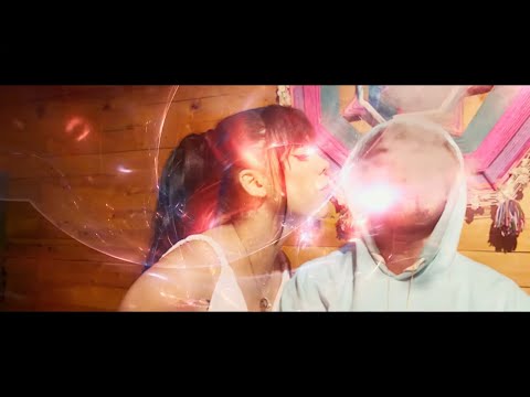 Lyrikalles  ft  Whatever Flowers - Universo (Video Oficial)