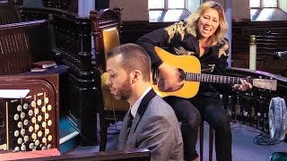 Martha Wainwright rehearses for organ competition