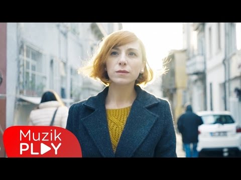 Burcu Tatlıses - Bir Sana Bir De Bana (Official Video)