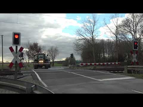 Bahnübergang Salzbergen (D) // Railroad crossing // Spoorwegovergang mit Westfalenbahn