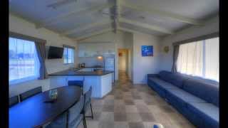 preview picture of video 'Seaspray Caravan Park - Cottage presented by Peter Bellingahm Photography'