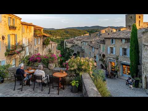 A village where time stands still - Ménerbes in the heart of Provence