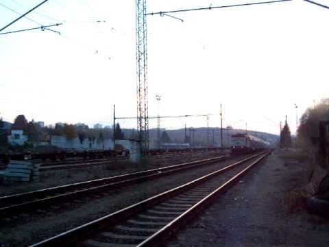 749 107 na čele os. 9064 rozjezd - Praha Krč - 30.10.2010.
