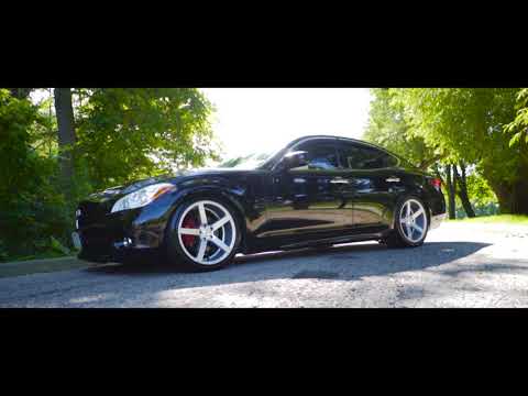 Infiniti M37x with Vossen CV3R