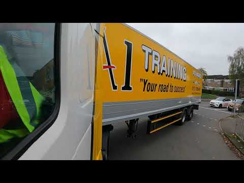 Making a Left Turn in an HGV - A Guide for HGV Drivers