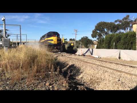 C501 light engine through Craigieburn