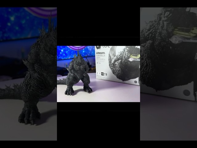 Vídeo relacionado con Godzilla Minus One Half Face Black & White Movie Poster Camiseta