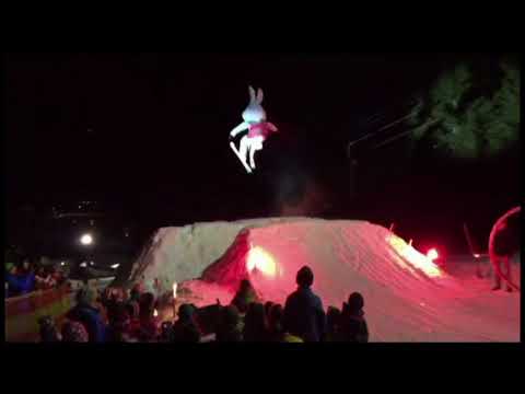 Skischule Ostrachtal - Sprung von Maskottchen Isidor
