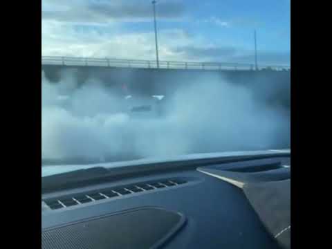 VF Maloo frying at an intersection