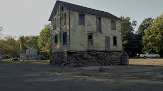 SQÜRL – John Ashbery Takes A Walk (feat. Charlotte Gainsbourg)