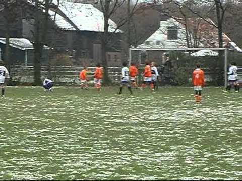 LRC F1 - Oranje Wit F2   27-10-2010  uitslag 13 - 0.wmv