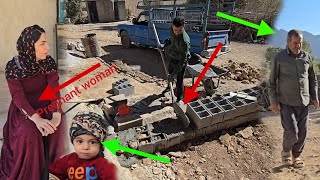 Download lagu 'Work and effort in the village: Mohammad and his pregnant wife' mp3 Download lagu 'Work and effort in the village: Mohammad and his pregnant wife' mp3