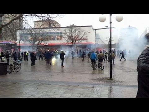 Stockholm: Neonazis greifen Antirassisten an
