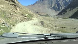 preview picture of video 'Drive between Panikhar and Parkachik Village, Zanskar'