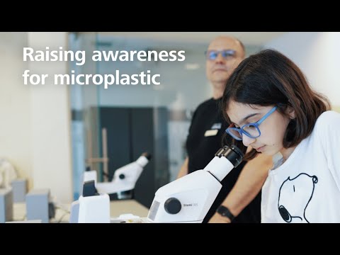 Volunteers in Naples inspire young people