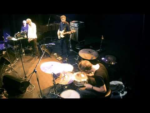 Arthur Hnatek drumsolo on The Dawn (Erik Truffaz Quartet)