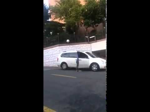 120604 Hyoyeon crossing the street  sm building