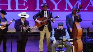 Mac Wiseman  The Bluebirds Are Singing For Me - Rhonda Vincent &amp; Bluegrass Legends Live At The Ryman