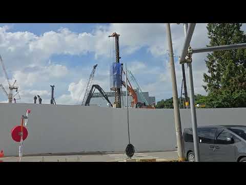 반도체 공장 기초공사 현장 | 대형 굴착기 작업 모습