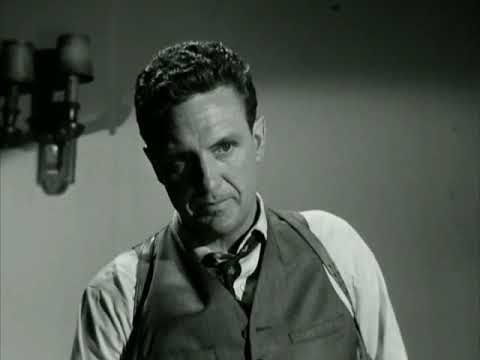 Peter Falk (Colombo) en la serie "Los Intocables" 1x26 "Los financieros el hampa" en 1960.