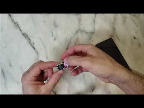 Xiaomi Redmi Note 10: How to insert the SIM and micro SD cards