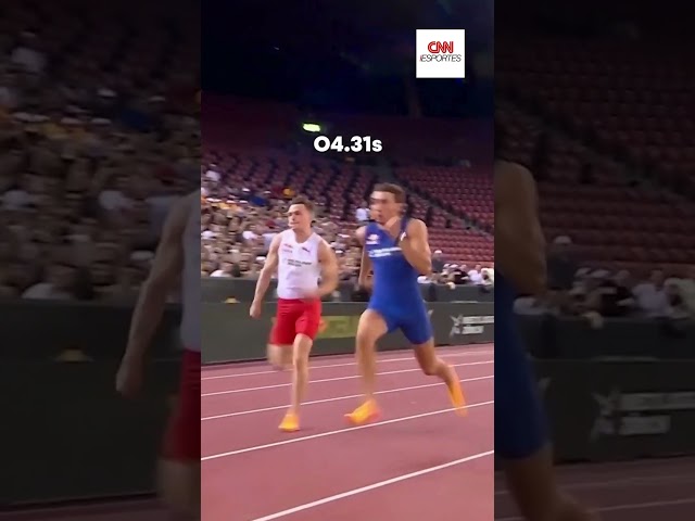 Armand Duplantis, do salto com vara, vence campeão olímpico em prova de 100m rasos
