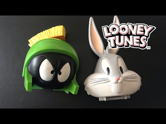 Vídeo relacionado con BendyFigs The Noble Collection Looney Tunes Mini Marvin The Martian - Figura de muñeca Flexible en Miniatura de 4 Pulgadas (11 cm)