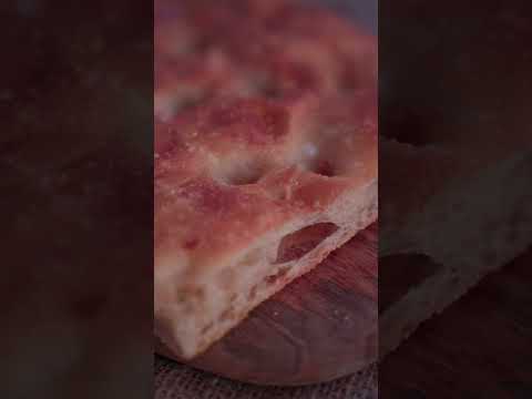 Schiacciata con Porchetta e Mousse di Lardo al Tartufo