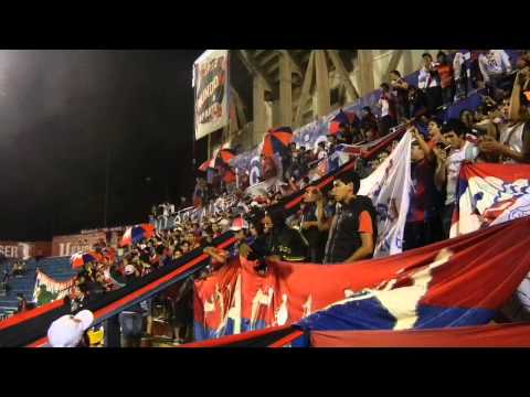 "Señores yo soy de barrio obrero... Cuna del club mas Popular (CERRO EN HD) 2013" Barra: La Plaza y Comando • Club: Cerro Porteño