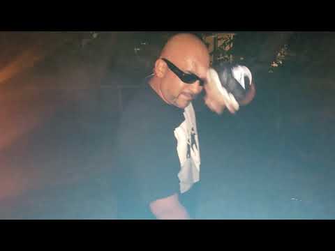 TroubleMaker (  who"s you )