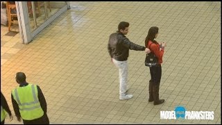Girl VS Guy Pickpocket Experiment!