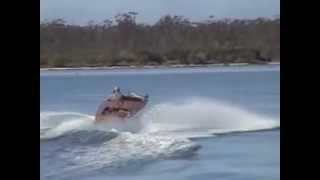 preview picture of video 'Classic wooden Speed Boat 1933'