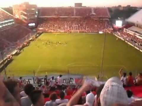 Al rojo lo cojemos con las luces apagadas♫