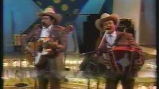 LOS CADETES DE LINARES  /  Lamberto Quintero