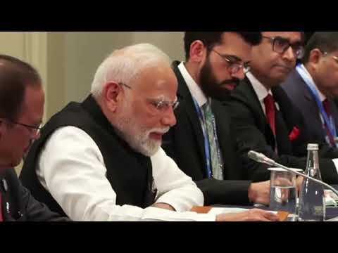 राष्ट्रपति पुतिन के साथ बैठक के दौरान... नरेन्द्र मोदी