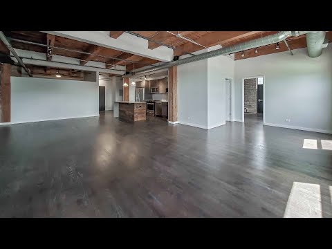 A spacious West Loop 3-bedroom, 2-bath at The Lofts at Gin Alley A spacious West Loop 3-bedroom, 2-bath at The Lofts at Gin Alley