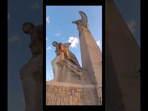 El Indio Bamba: la leyenda que mira las sierras cordobesas desde Estancia Vieja