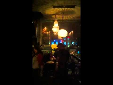 Trupa Zum @ Log Out Cafe