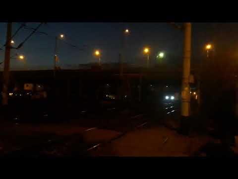 IR 1962 Ieșind Din Gara Iași Cu Un Mecanic De Treaba La Tracțiune