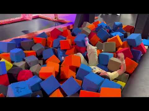 Epic birthday party at Sky Zone trampoline park 🎉🥳🎊🎁🎈