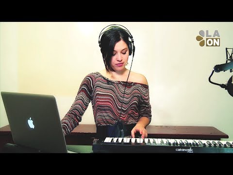 Awesome Girl DJ producer, composing her own trap music in Romania: Karina Lis