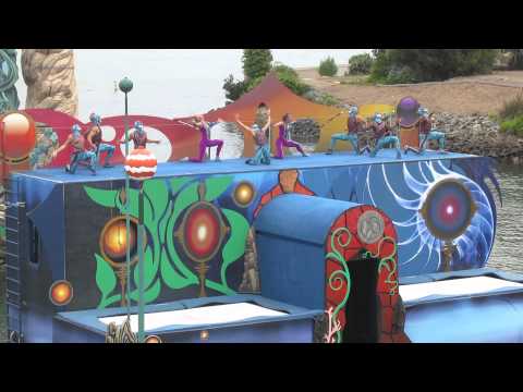 SeaWorld Cirque de la Mer Amazing Acrobatic Sequence