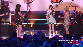 Lee Ann Womack &amp; Kacey Musgrave   Livin&#39; on love CMT Music Awards 2014