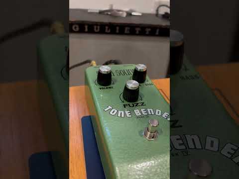 Sola Sound Two Pronged Crown Fuzz 2025 - Green 1 of 16 image 9
