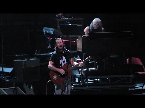 Pearl Jam: The End [HD] 2010-05-20 - New York, NY