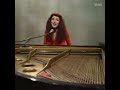 Kate Bush : Kashka from Baghdad - Live (HQ) Subtitles