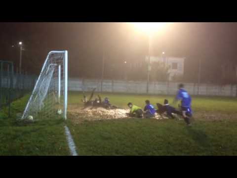 Equipe 2000 imita Peppa Pig